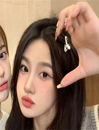 奇幻片观影指南：有些室友不能碰之莫茜的文化内涵与社会意义 ——深入探索奇幻片的艺术世界